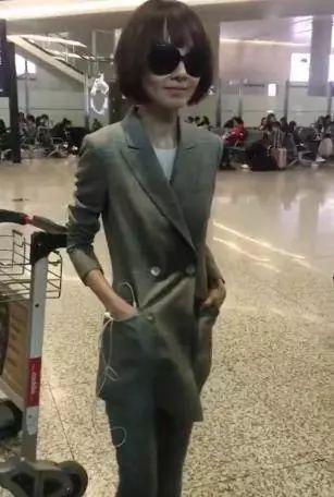 李连杰吃饭视频关于李连杰吃饭的视频，我无法为您提供具体的链接或详细信息。